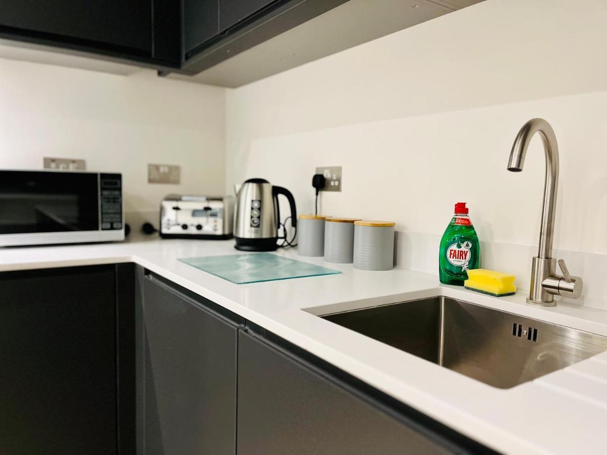 Fabulous One Bedroom Apartment Near Old Trafford Stadium Манчестър Екстериор снимка