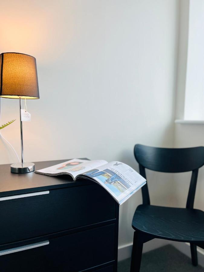 Fabulous One Bedroom Apartment Near Old Trafford Stadium Манчестър Екстериор снимка